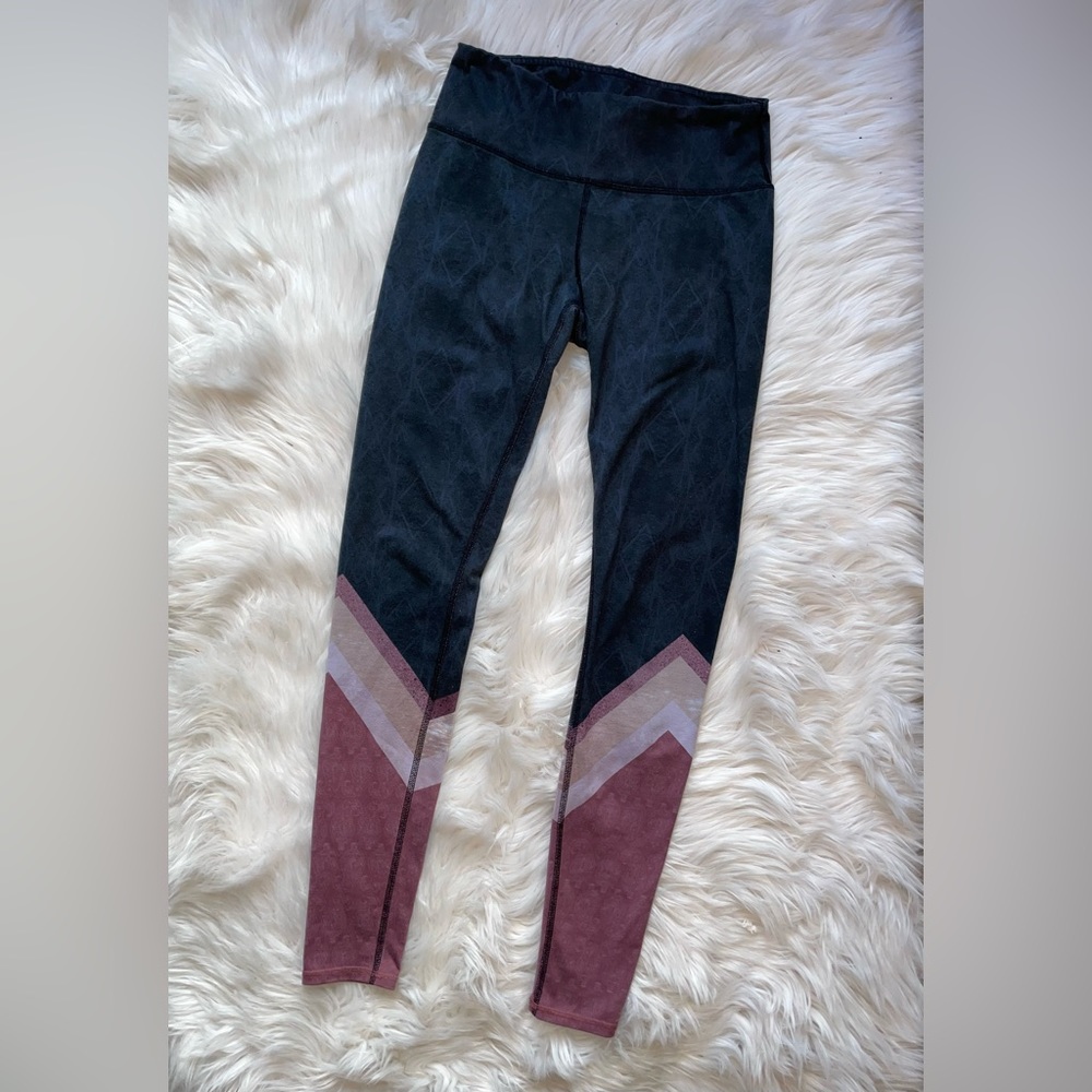 Alo Yoga leggings women’s xs tree lace airbrush stripe gray pink full length